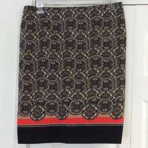 Lord & Taylor stretch skirt w/medallion print
